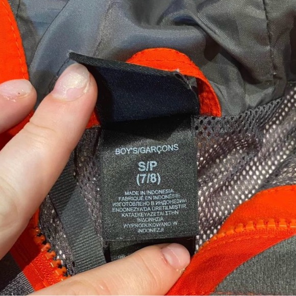 North Face Wind breaker - Picture 2 of 2